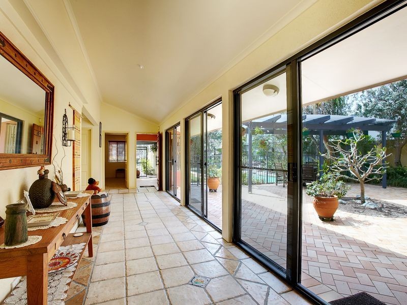 6 Tropicana Rise, Castaways Beach QLD 4567