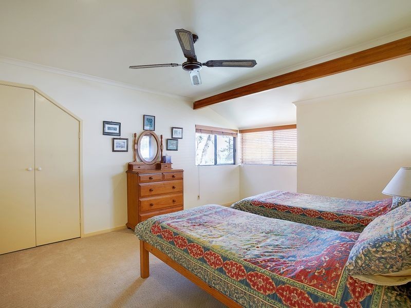 6 Tropicana Rise, Castaways Beach QLD 4567