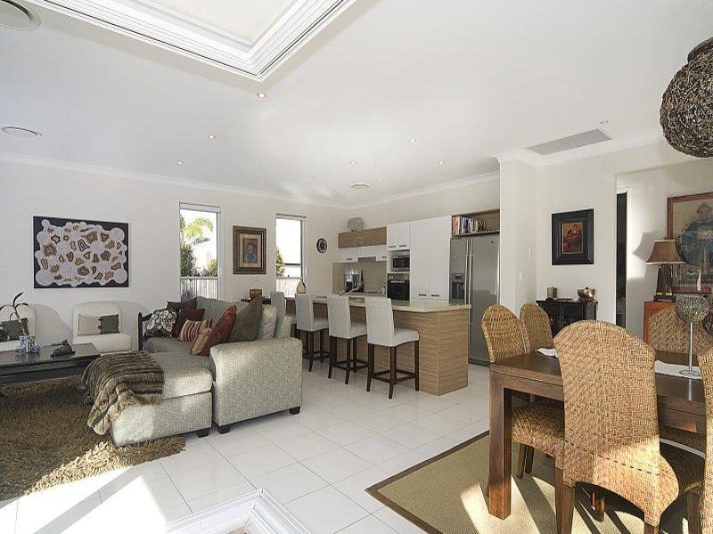 8 Medinah Place, Peregian Springs QLD 4573