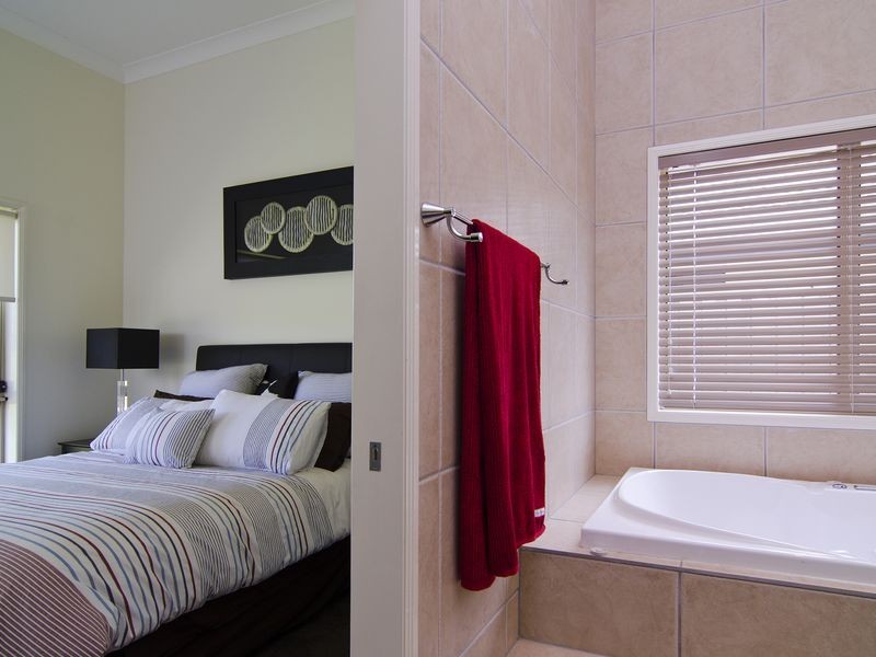 18 Ironhurst Place, Peregian Springs QLD 4573