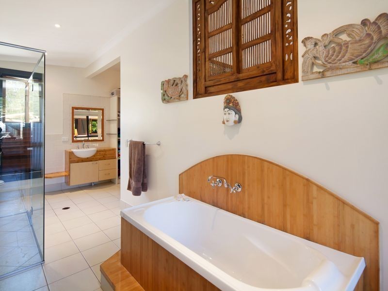 48 Lake Vista Drive, Peregian Beach QLD 4573