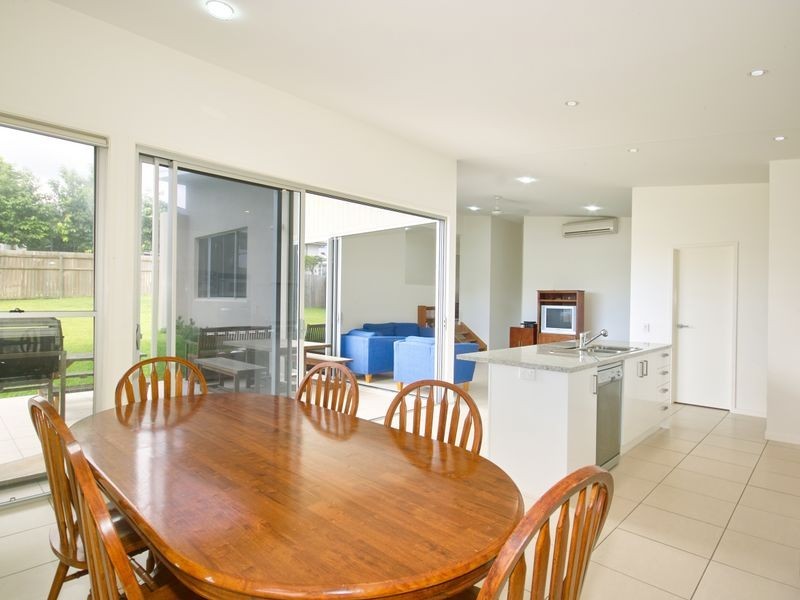 6 Stoneybrook Place, Peregian Springs QLD 4573