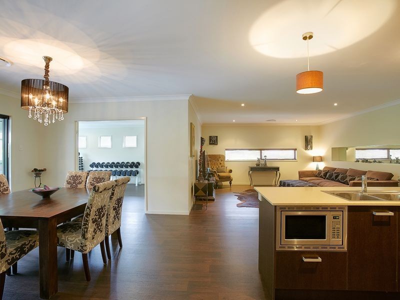 22 Dornoch Way, Peregian Springs QLD 4573