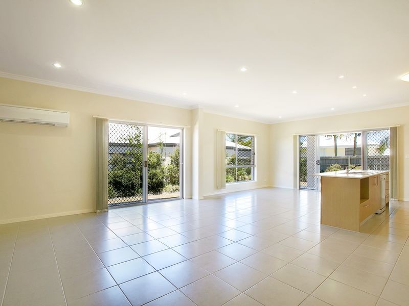 8 Selkirk Way, Peregian Springs QLD 4573