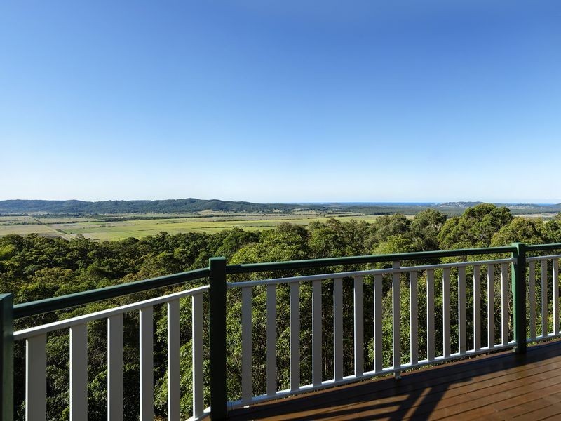 7 Mount Coolum Close, Maroochy River QLD 4561
