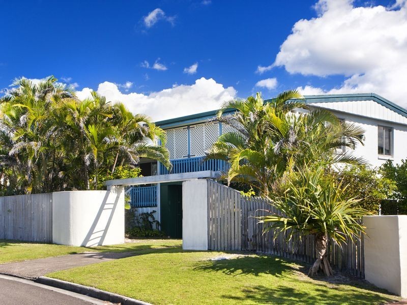 17 Petrel Street, Peregian Beach QLD 4573