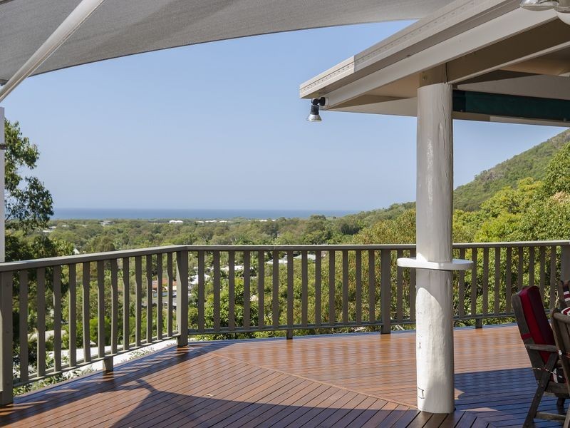 5 Crystal Pacific Court, Mount Coolum QLD 4573