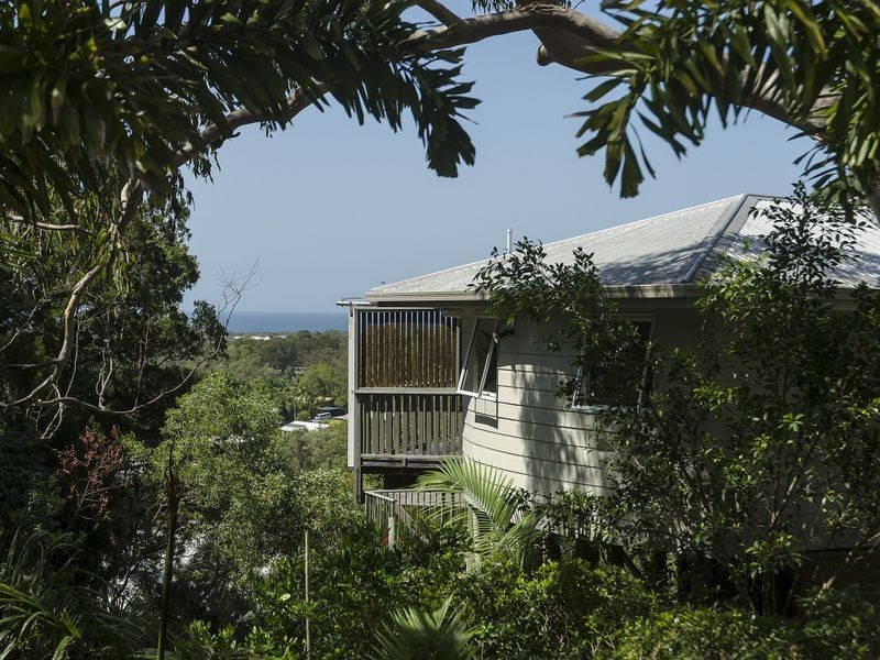 5 Crystal Pacific Court, Mount Coolum QLD 4573