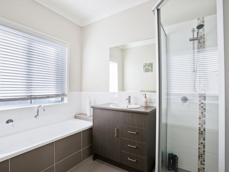 2 Maidstone Crescent, Peregian Springs QLD 4573