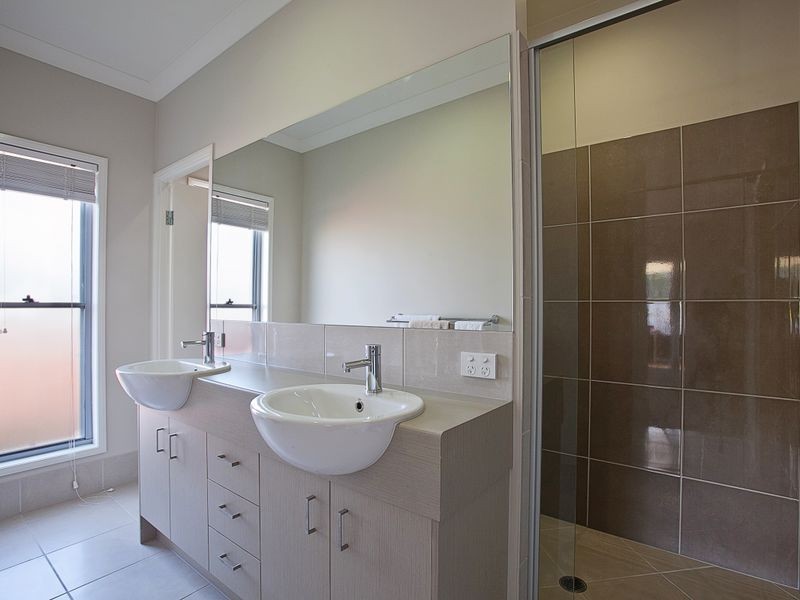 2 Maidstone Crescent, Peregian Springs QLD 4573