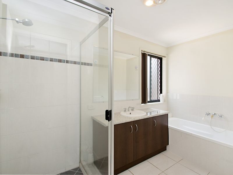 12 Waterville Way, Peregian Springs QLD 4573