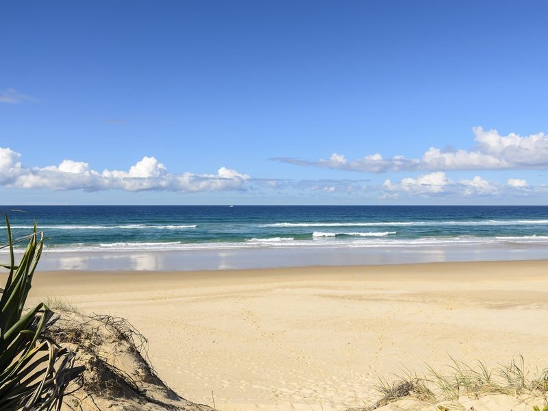 2/70 Peregian Esplanade, Peregian Beach QLD 4573