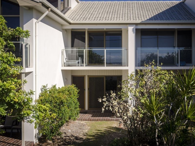 2/70 Peregian Esplanade, Peregian Beach QLD 4573