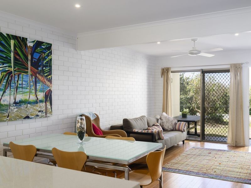 2/70 Peregian Esplanade, Peregian Beach QLD 4573