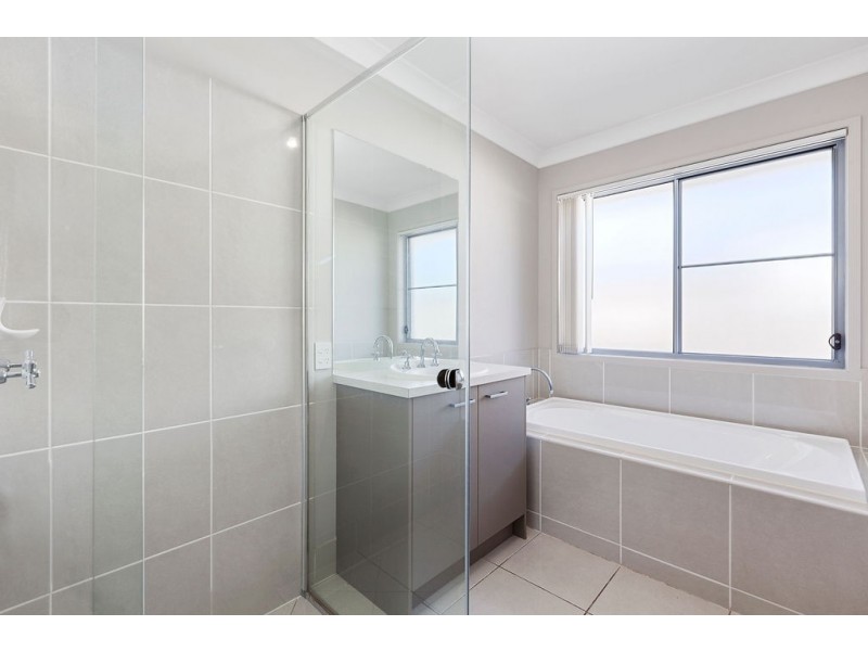 8 Feathertail Place, Peregian Springs QLD 4573