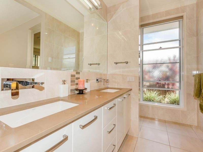 21 Stoneybrook Place, Peregian Springs QLD 4573
