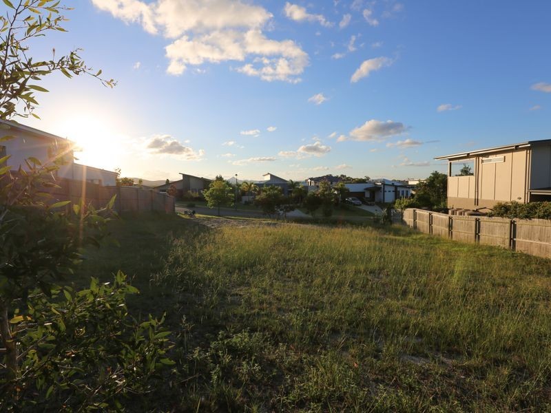 5 Tea Tree Grove, Peregian Springs QLD 4573