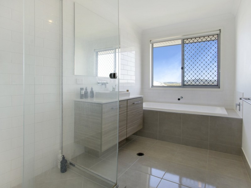 5 Tomoka Close, Peregian Springs QLD 4573