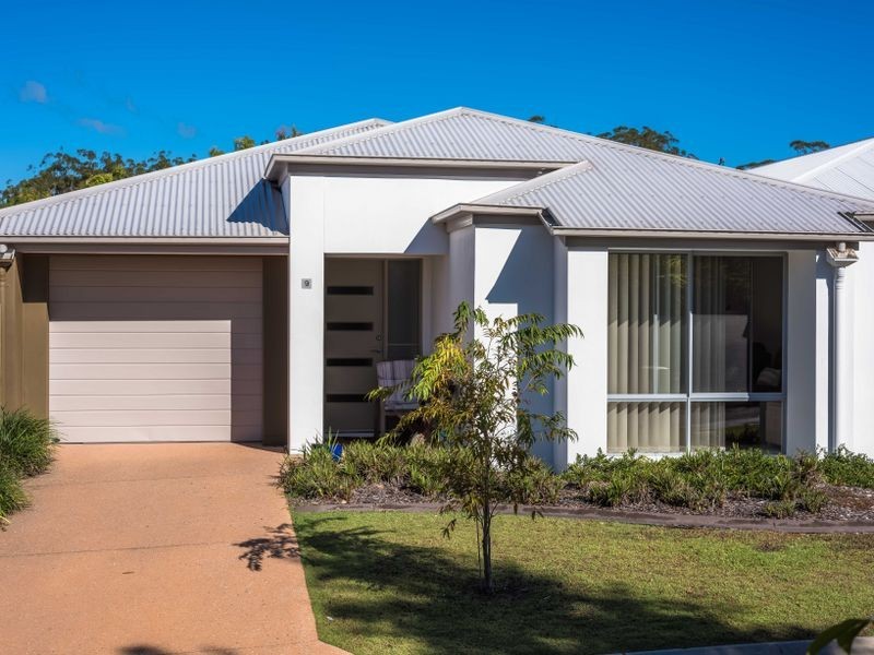 9/11 Dunes Court, Peregian Springs QLD 4573