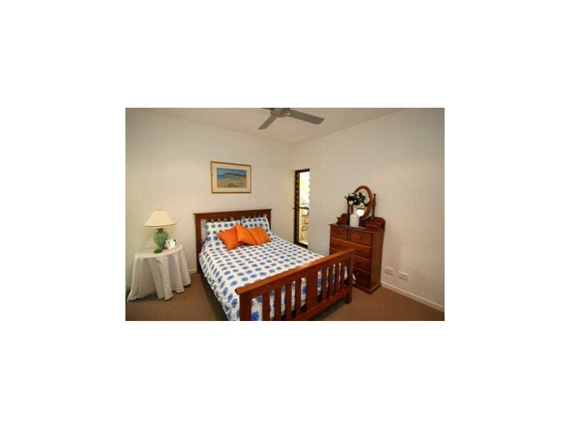 8 Castaways Court, Castaways Beach QLD 4567