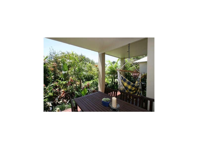 8 Castaways Court, Castaways Beach QLD 4567