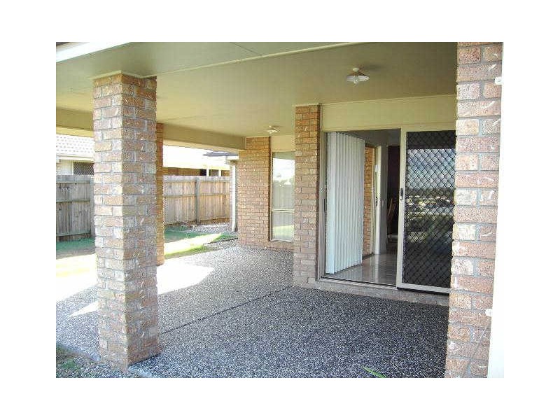 4 Tudor Close, Petrie QLD 4502