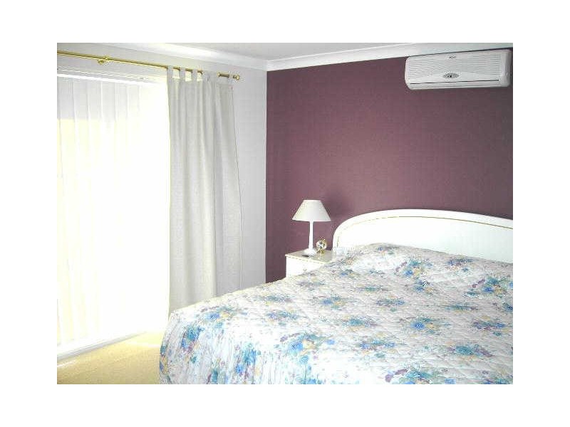 4 Tudor Close, Petrie QLD 4502