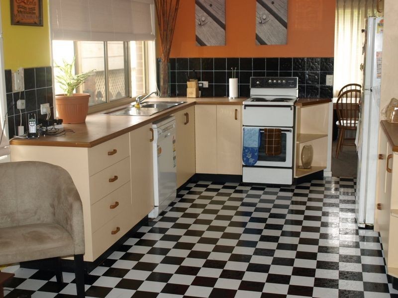 6 Pedder Court, Petrie QLD 4502