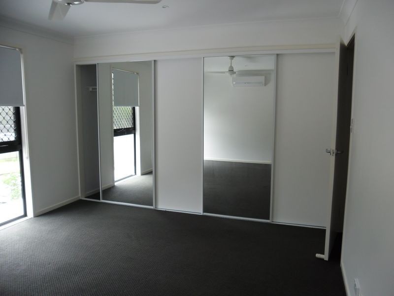 1/24 Ebert Parade, Lawnton QLD 4501