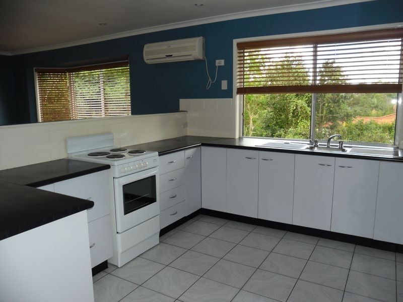 1/8 Newlands Avenue, Petrie QLD 4502