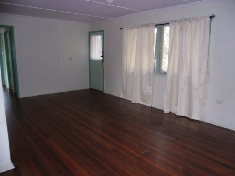 12 Taylor Street, Petrie QLD 4502