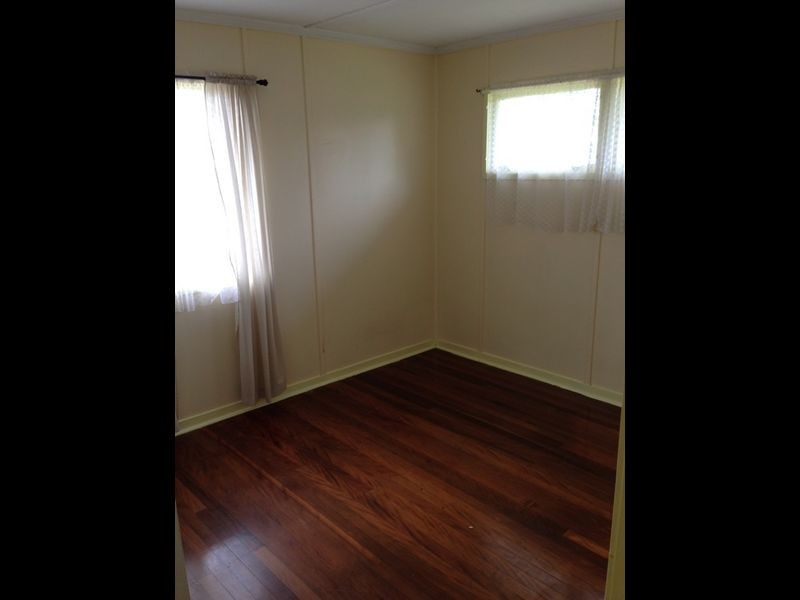 12 Taylor Street, Petrie QLD 4502