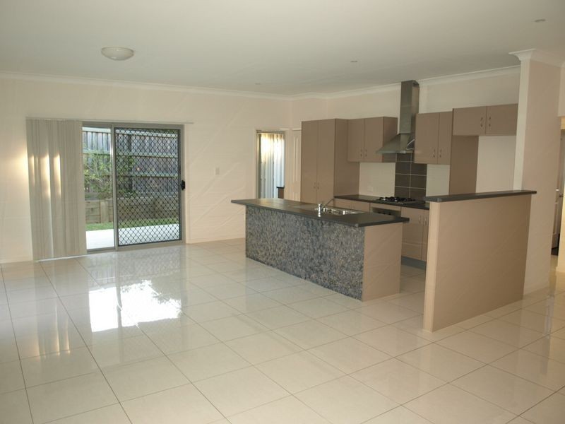 18 Waterway Crescent, Murrumba Downs QLD 4503