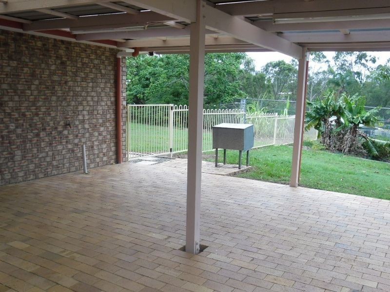 8 Cognac Crt, Petrie QLD 4502