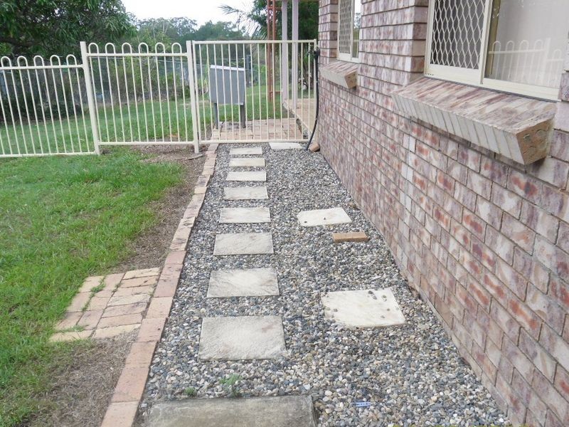 8 Cognac Crt, Petrie QLD 4502