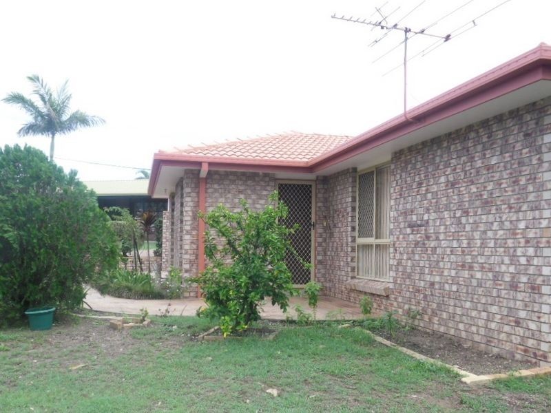 8 Cognac Crt, Petrie QLD 4502