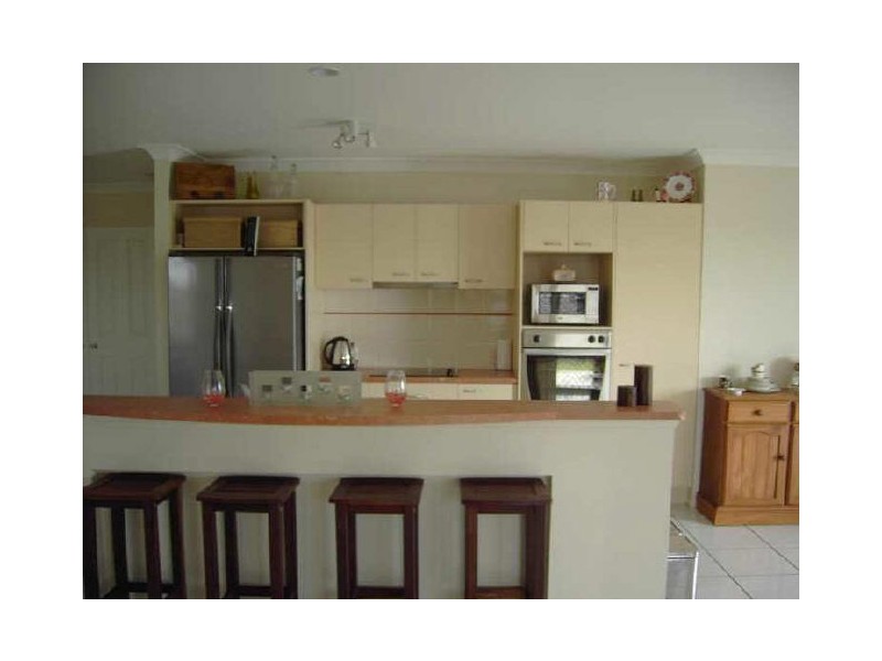 18 Ashford Cct, Petrie QLD 4502