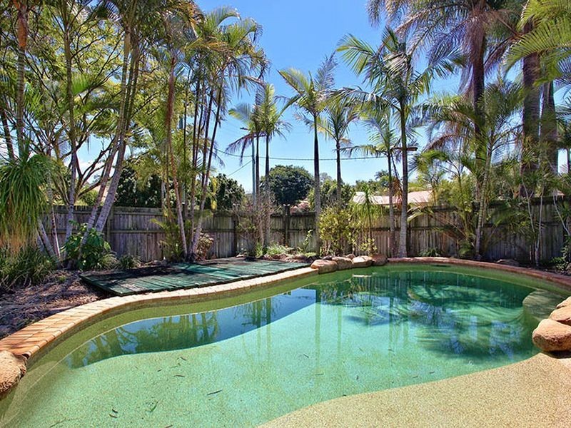 42 Vaucluse Crescent, Petrie QLD 4502