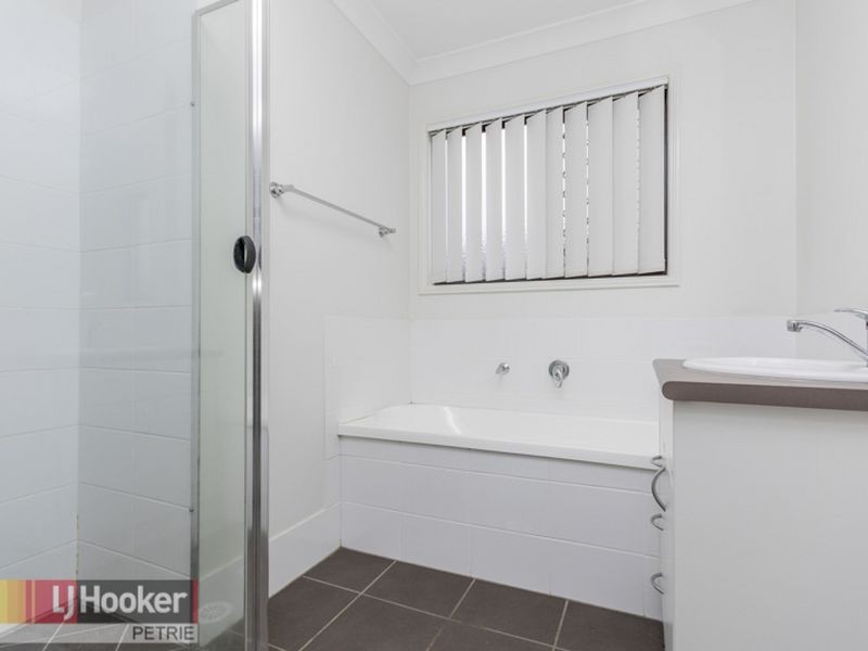 19 Rodgers Lane, Kallangur QLD 4503