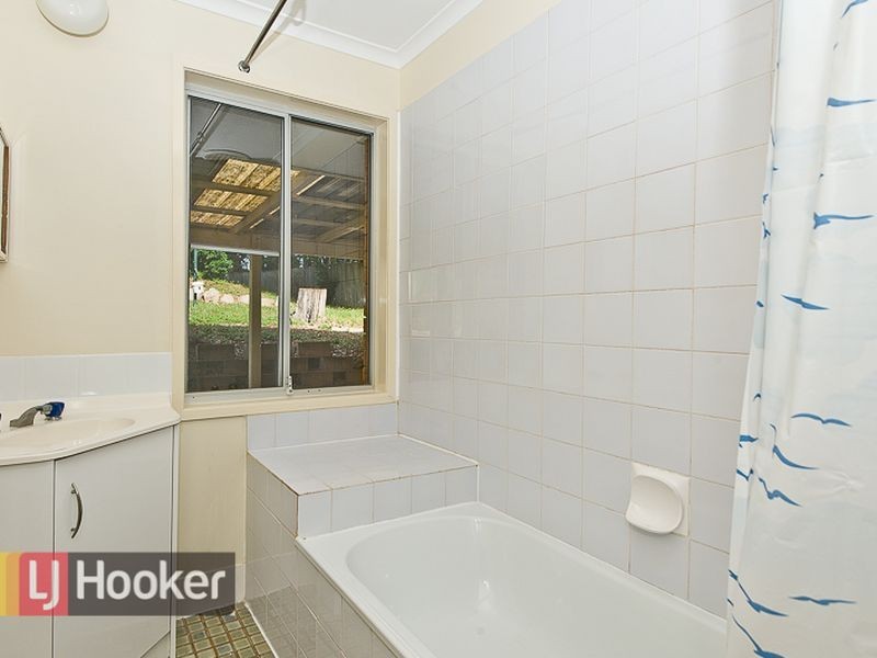 42 Eucumbene Drive, Petrie QLD 4502