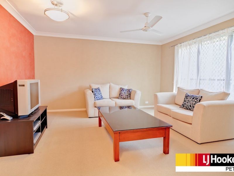 4 Tamari Place, Petrie QLD 4502