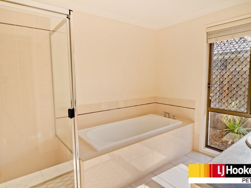 4 Tamari Place, Petrie QLD 4502