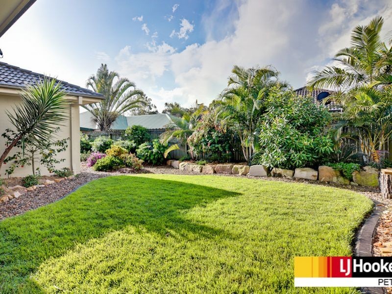 4 Tamari Place, Petrie QLD 4502