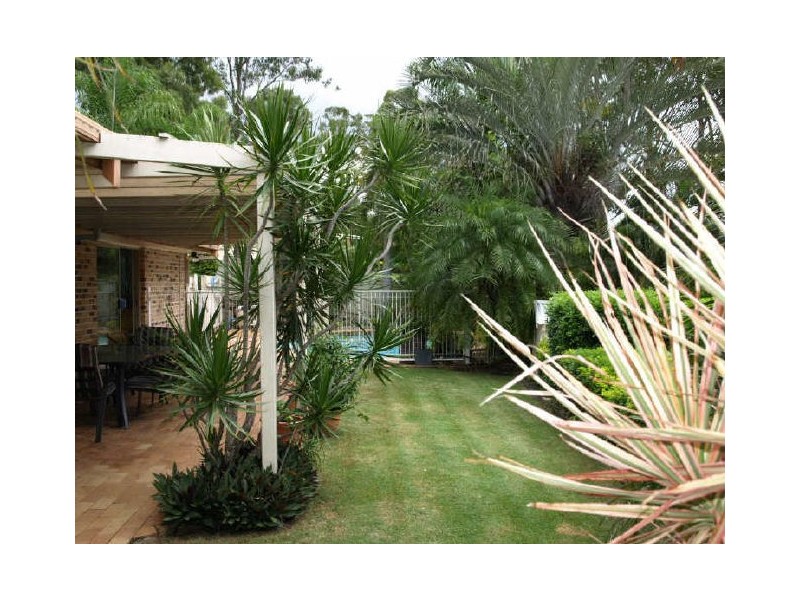 19 Vaucluse Cr, Petrie QLD 4502