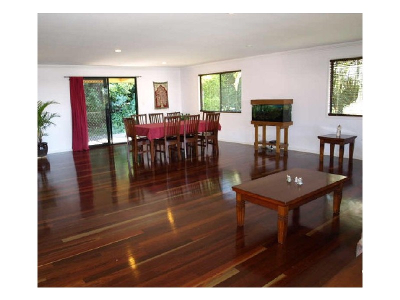 5 Midson St, Petrie QLD 4502