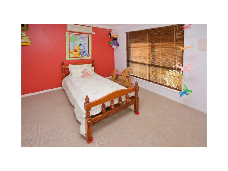 5 Midson St, Petrie QLD 4502