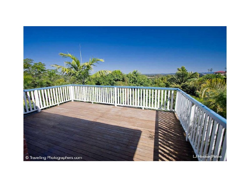 16 Turnbull Ct, Petrie QLD 4502