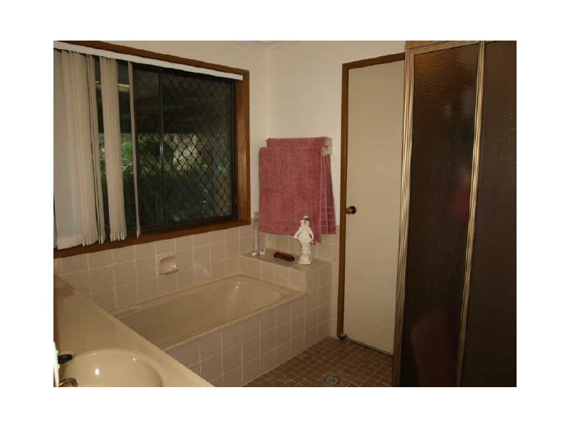 22 Eucumbene Dr, Petrie QLD 4502