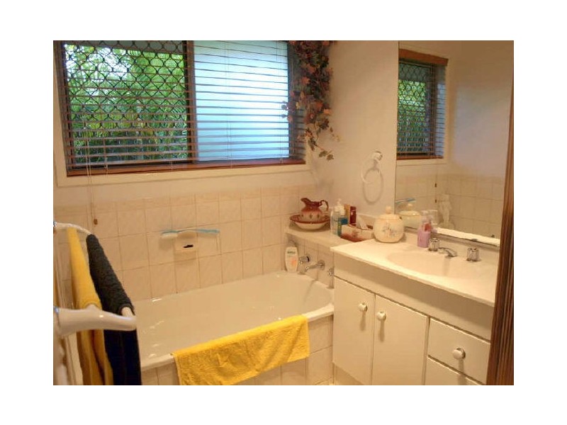 19 Eyre Av, Petrie QLD 4502