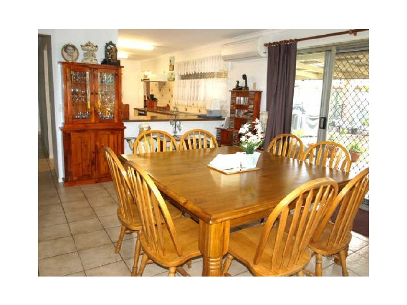 19 Eyre Av, Petrie QLD 4502